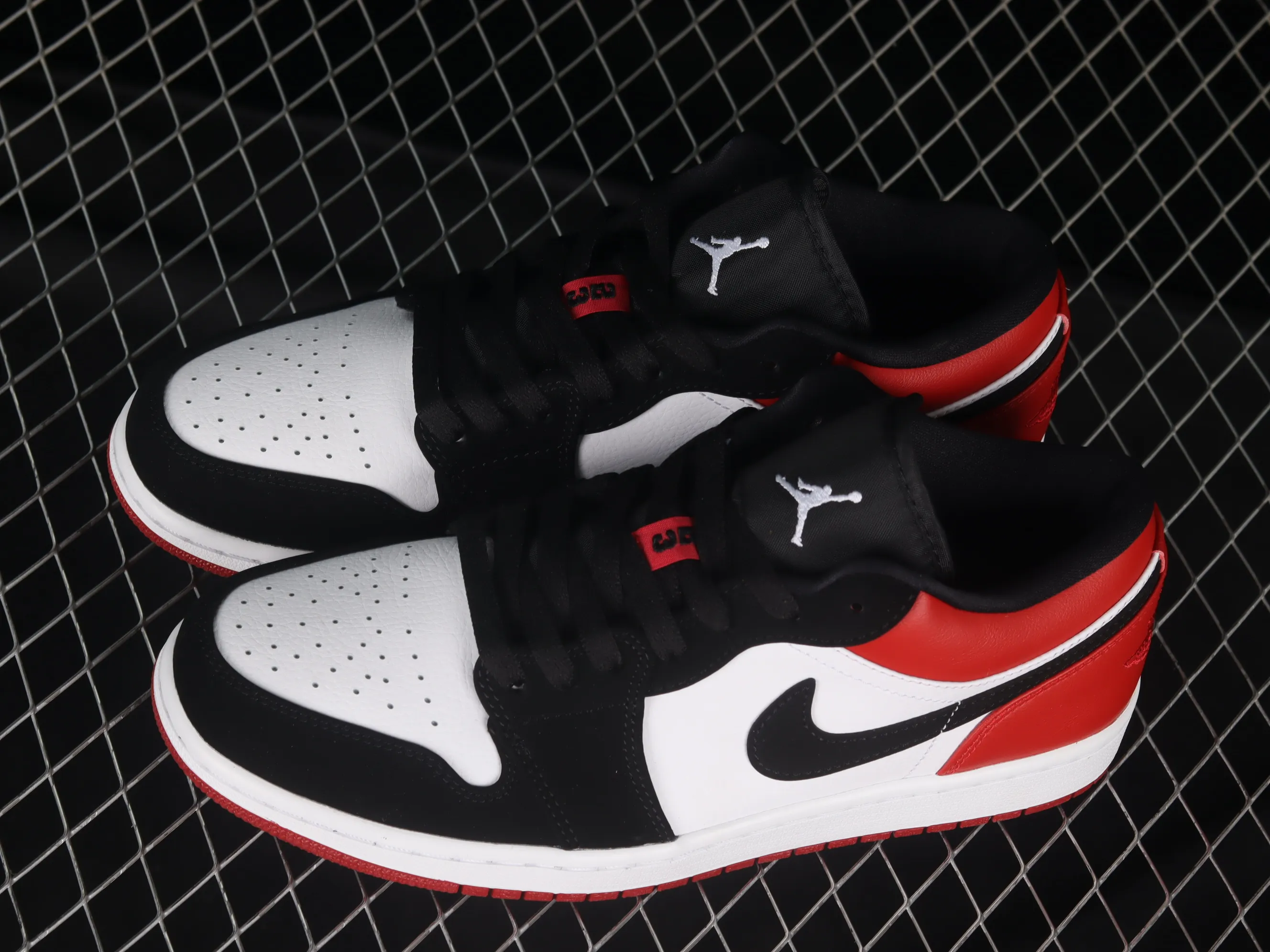 All categories Air Jordan Jordan series basketball shoes Air Jordan 1 Low G version pure original Air Jordan 1 Low AJ1 Joe 1 black toe low-top basketball shoes 553558-116